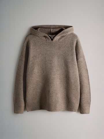 The Set Set in Braun