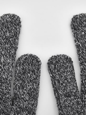 Pull&Bear Full finger gloves in Black