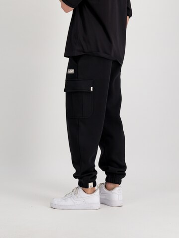 ALPHA INDUSTRIES Конический (Tapered) Брюки-карго в Черный