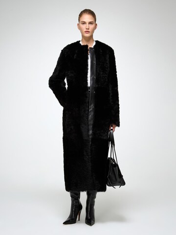 V S P Wintermantel 'Inesse' in Schwarz