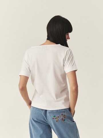 Tricou 'Lali 1' de la TATUUM pe alb