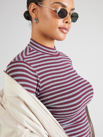 LEVI'S ® Koszulka 'EFFORTLESS' w kolorze czerwony