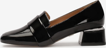 Kazar Pumps in Black: front