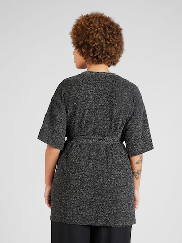 Cardigan 'LINA' PIECES Curve en noir