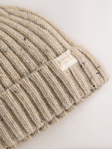 Next Muts in Beige