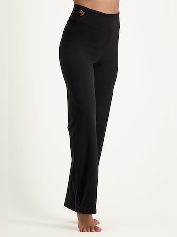Urban Goddess Yoga & Activewear Wide leg Workout Pants 'Agni Wide Yoga & Pilates' in Black: front