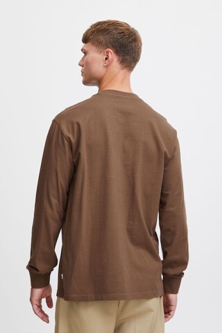 !Solid Sweatshirt in Brown