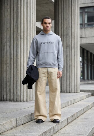 Calvin Klein Μπλούζα φούτερ σε γκρι