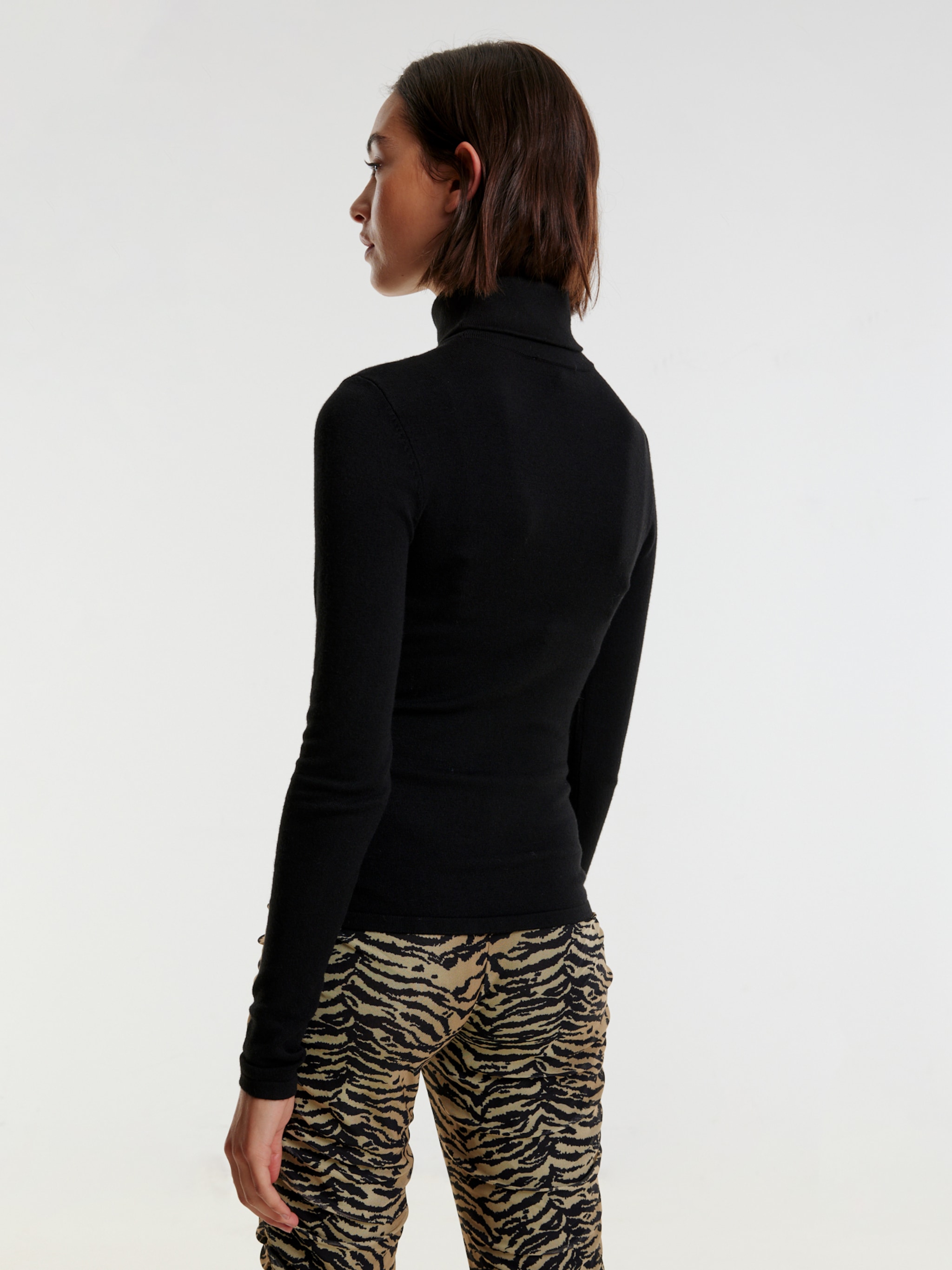 EDITED Produkte Pullover 'RADIA' schwarz