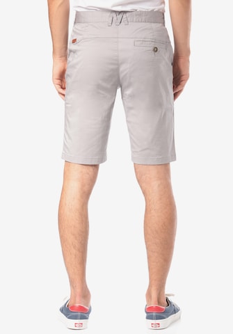 Lakeville Mountain Regular Chinoshorts in Grau