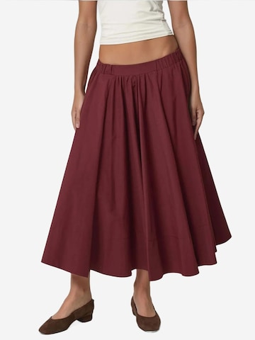 Hiccup Skirt in Red: front