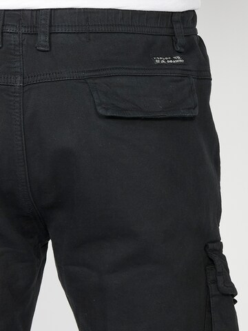 KOROSHI Tapered Cargo trousers in Black
