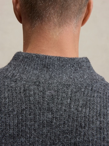 DAN FOX APPAREL Pullover 'Gabriel' in Grau