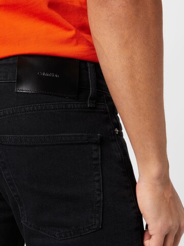 Slimfit Jeans di Calvin Klein in nero