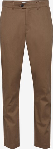 !Solid Regular Chino Pants in Brown: front