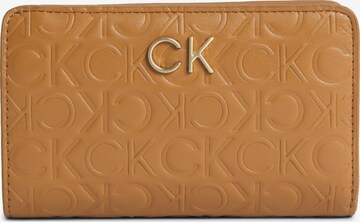 Porte-monnaies Calvin Klein en marron : devant