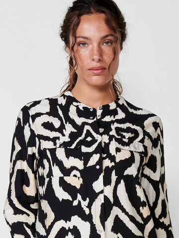 KOROSHI Blouse in Zwart