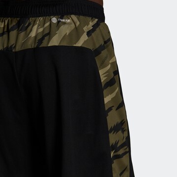 ADIDAS SPORTSWEAR Normální Sportovní kalhoty 'Feelstrong Camo' – černá