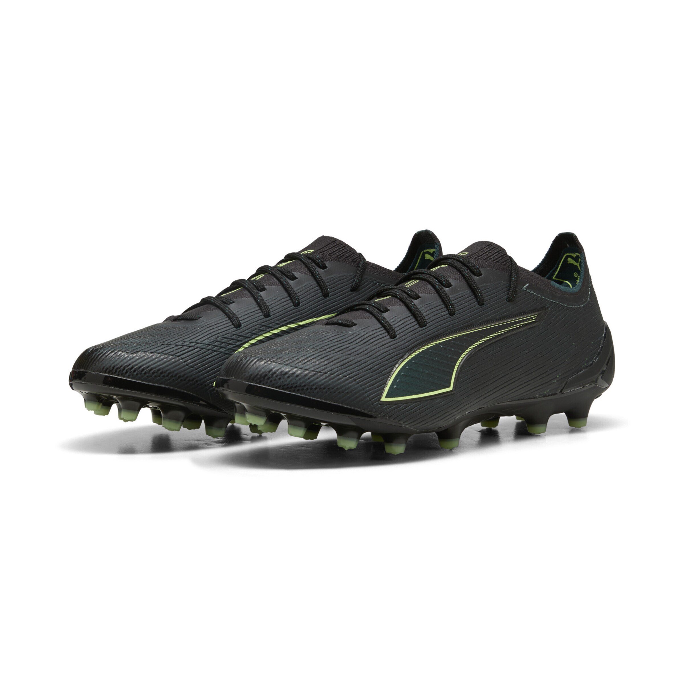 PUMA Fußballschuh 'Ultra 6 Ultimate' in Schwarz