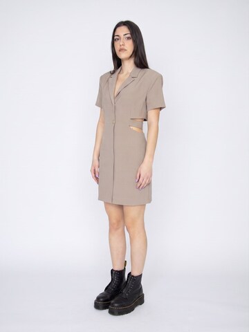 wild pony Dress 'Vestido Corto Tipo Traje Abierto Beige Dress' in Beige