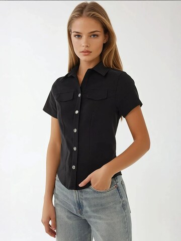 Hiccup Blouse in Black