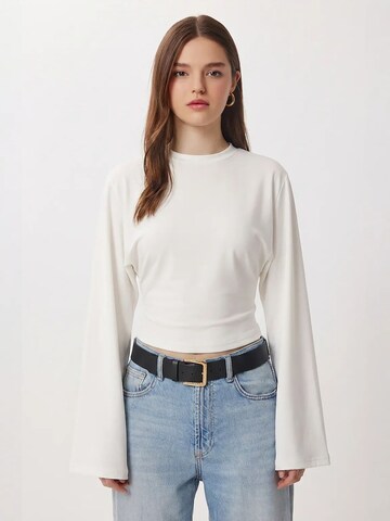 Camicia da donna di Happiness İstanbul in bianco