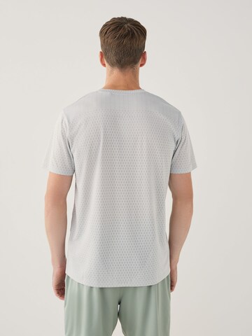 Tricou funcțional de la Next pe gri