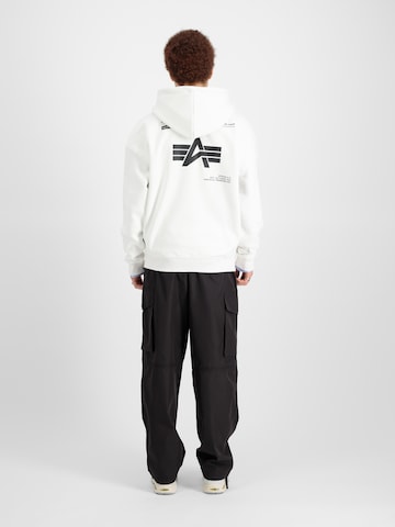 ALPHA INDUSTRIES Sweatshirt 'Logo BP Hoody' i hvit