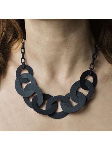 Steuer Necklace in Black: front