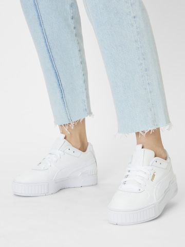 Baskets basses 'Cali' PUMA en blanc : devant