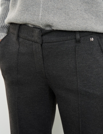 GERRY WEBER - Bootcut Pantalón de pinzas en gris