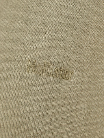 Tricou de la HOLLISTER pe verde