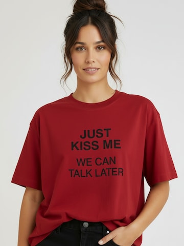 WEARABLE STORIES Shirt 'Kiss me' in Rood