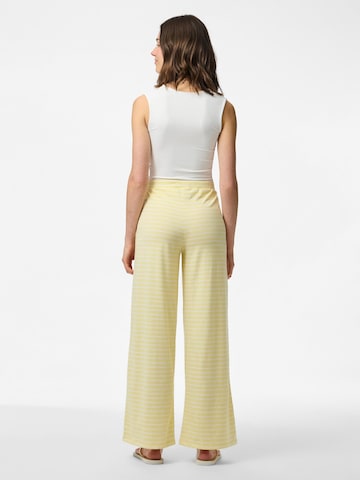 Wide Leg Pantalon 'PCMonique' PIECES en jaune