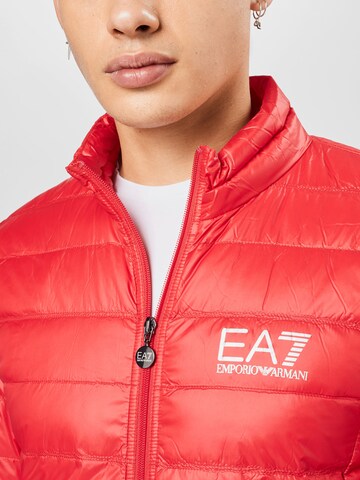 Giacca invernale di EA7 Emporio Armani in rosso