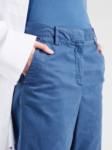 TOMMY HILFIGER Ohlapna forma Chino hlače | modra barva
