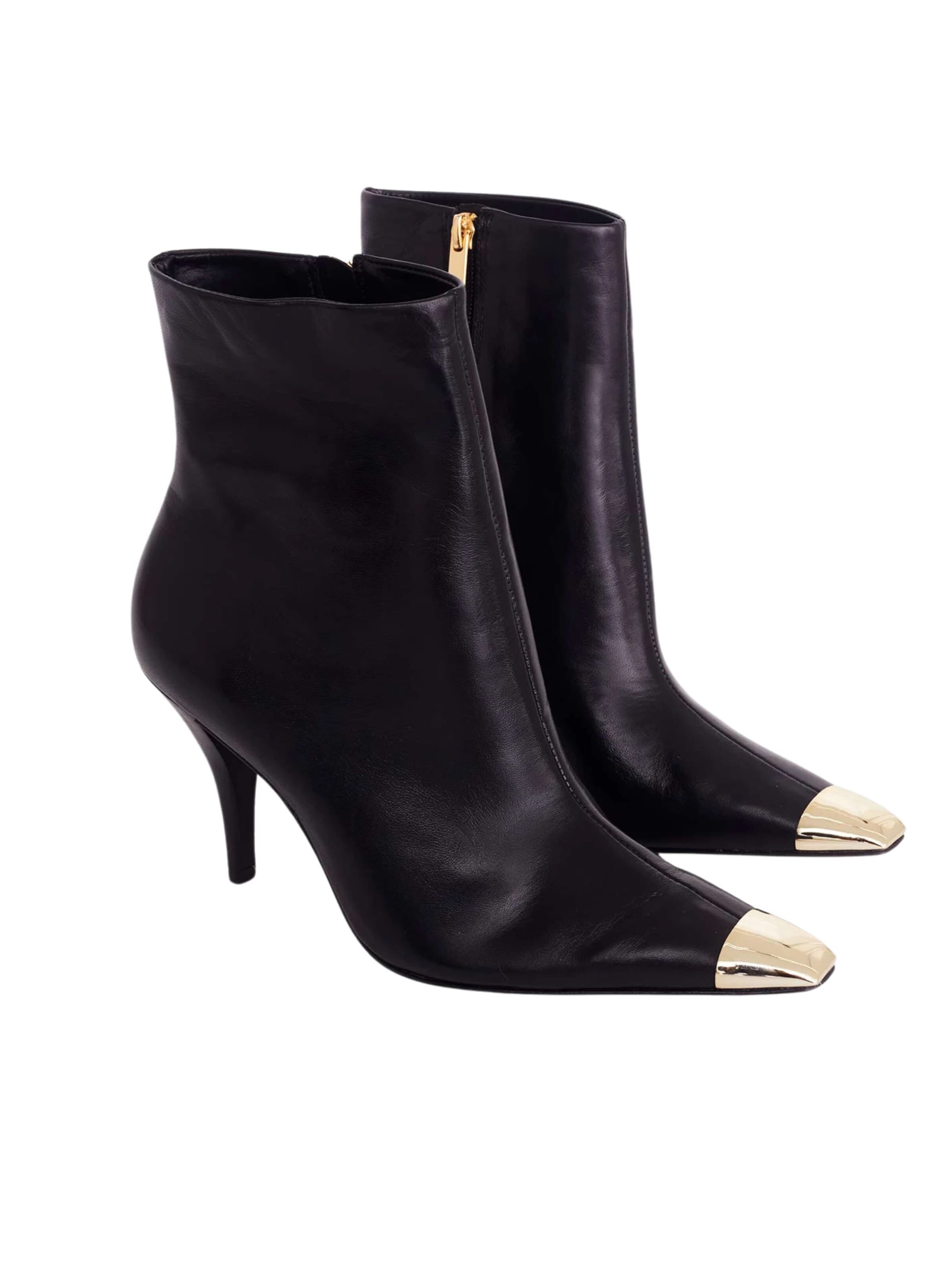 Mangara Atelier - Botas de tobillo 'Inga' en negro