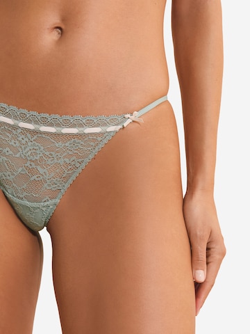 String 'Malice' di ETAM in blu