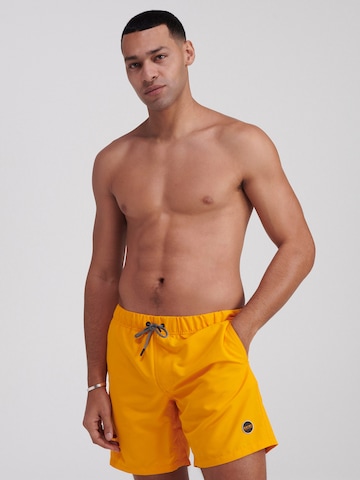 Shorts de bain Shiwi en jaune : devant