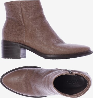 ECCO Dress Boots in 38 in Brown: front