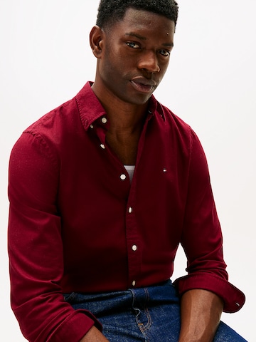 TOMMY HILFIGER - Ajuste regular Camisa en rojo
