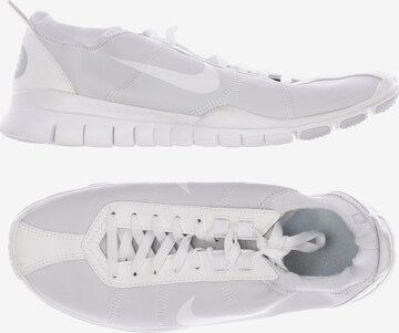 NIKE Sneaker 39 in Grau: predná strana