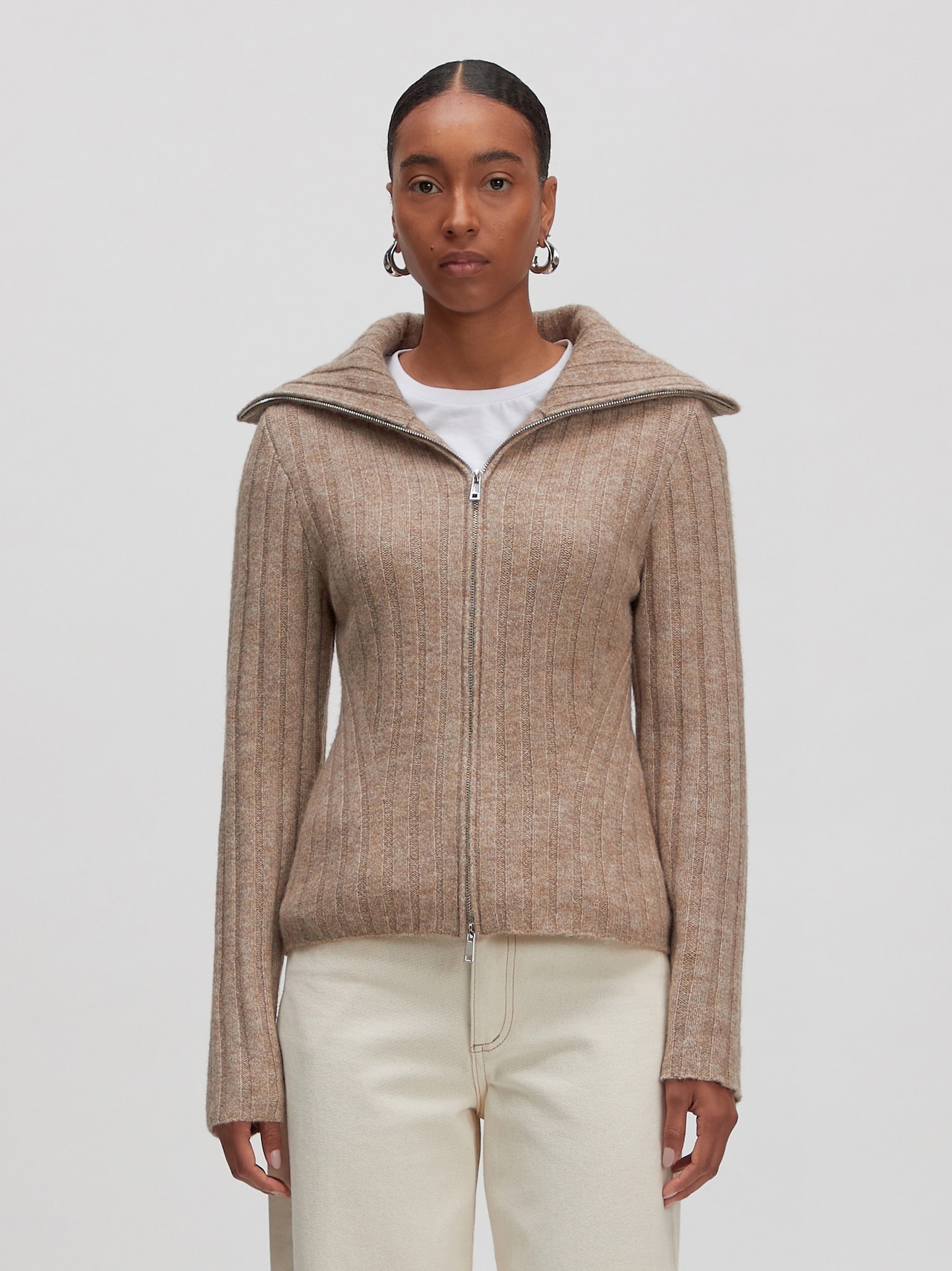 EDITED Produkte Strickjacke 'Lillie Wool' beige