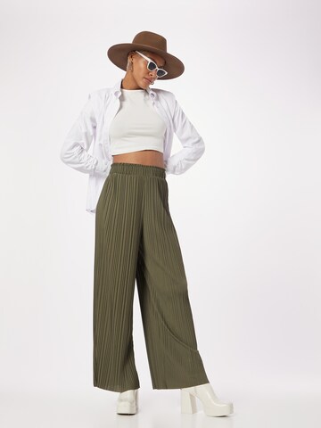 Wide leg Pantaloni 'Noelle' di ABOUT YOU in verde