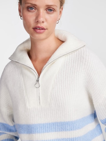 PIECES Sweter 'BROOKS' w kolorze biały