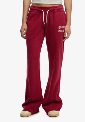 Bootcut Pantalon 'Athletic Essentials' Superdry & Co en rouge