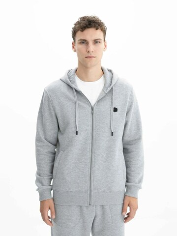 Sweat-shirt Arma en gris : devant