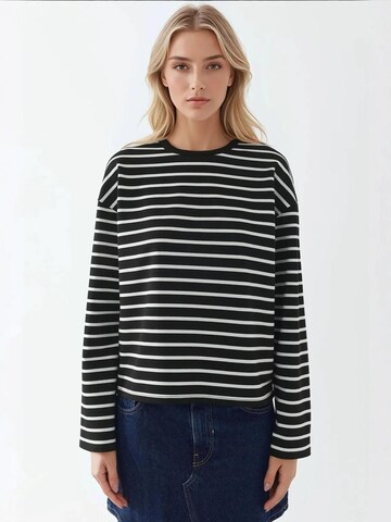 T-shirt Hiccup en bleu : devant