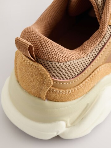 Next Sneaker in Braun