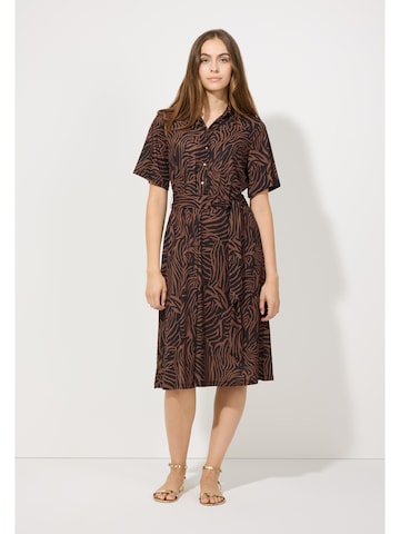 MORE & MORE Shirt Dress in Brown: front